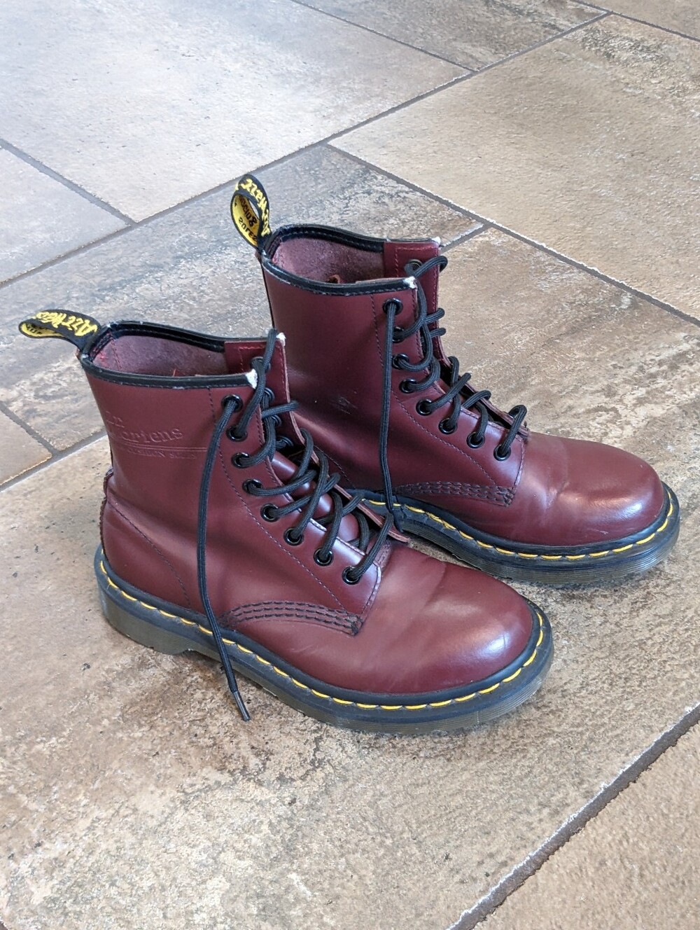 Dr. Martens 1460 Classic Combat Boots Smooth Leather Size 5/6 Cherry 🍒 Red ♥️